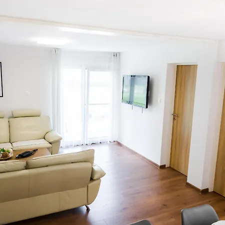 度假居 Kotva White House