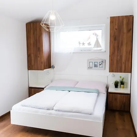 度假居 Kotva White House