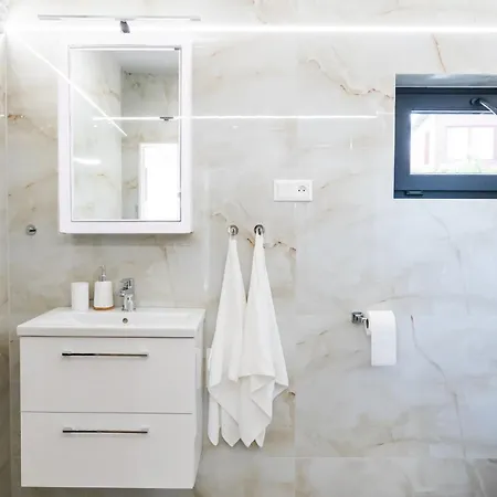 Kotva White House Trstená