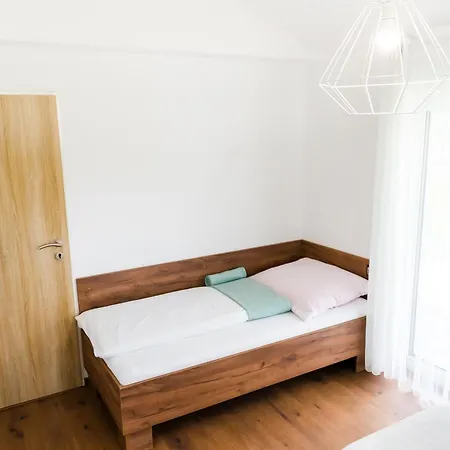 Kotva White House * Trstená